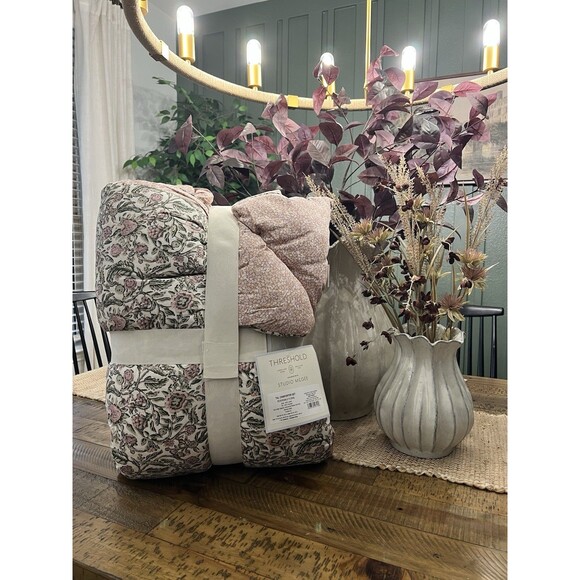 2pc Twin/Twin Extra Long Reversible Floral Comforter Set Pink/Green- Threshold - Picture 1 of 10